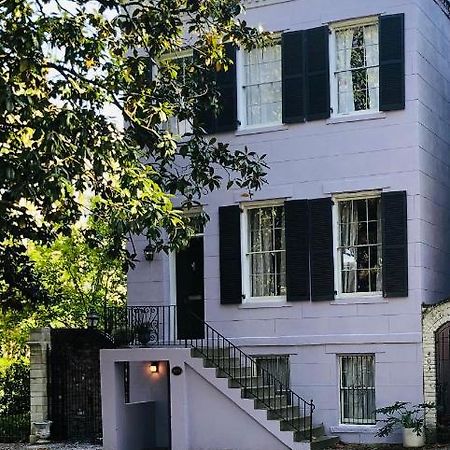 Savannah Sojourn - Time Travelers Retreat 1853 Extérieur photo