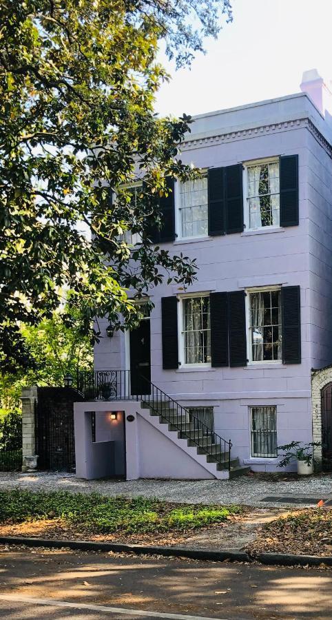Savannah Sojourn - Time Travelers Retreat 1853 Extérieur photo